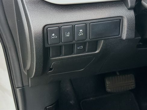 Used 2024 Mitsubishi Eclipse Cross SE AWD/4WD image 17