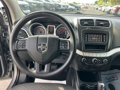 Used 2015 Dodge Journey SXT w/ Flexible Seating Group image 18