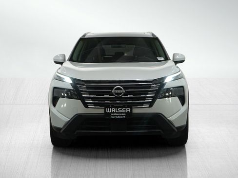 Used 2024 Nissan Rogue SV w/ SV Premium Package image 8