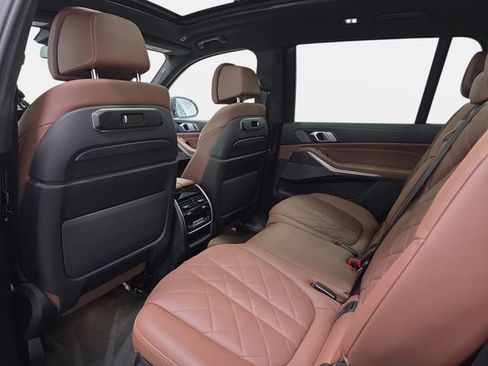 Certified 2023 BMW X7 xDrive40i w/ Executive Package image 10