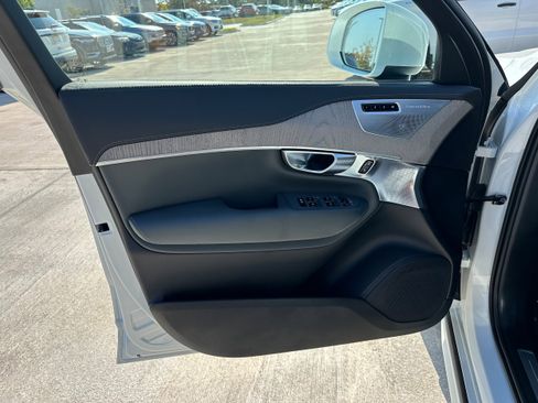 Certified 2024 Volvo XC90 T8 Ultimate w/ Lounge Package image 17