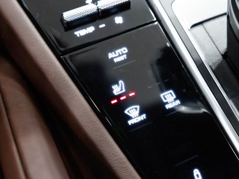 Used 2023 Porsche Cayenne image 14