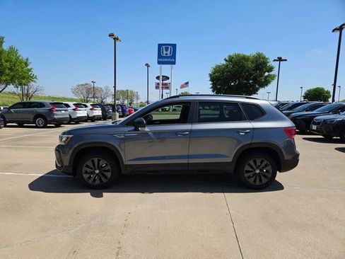 Used 2022 Volkswagen Taos S image 2