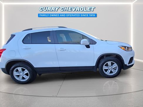 Used 2022 Chevrolet Trax LT w/ LT Convenience Package image 7