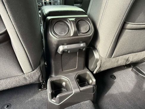 Used 2018 Jeep Wrangler Unlimited Sport S AWD/4WD image 13