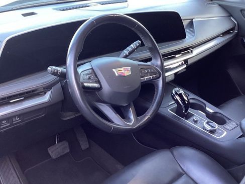 Used 2024 Cadillac XT4 Premium Luxury image 13