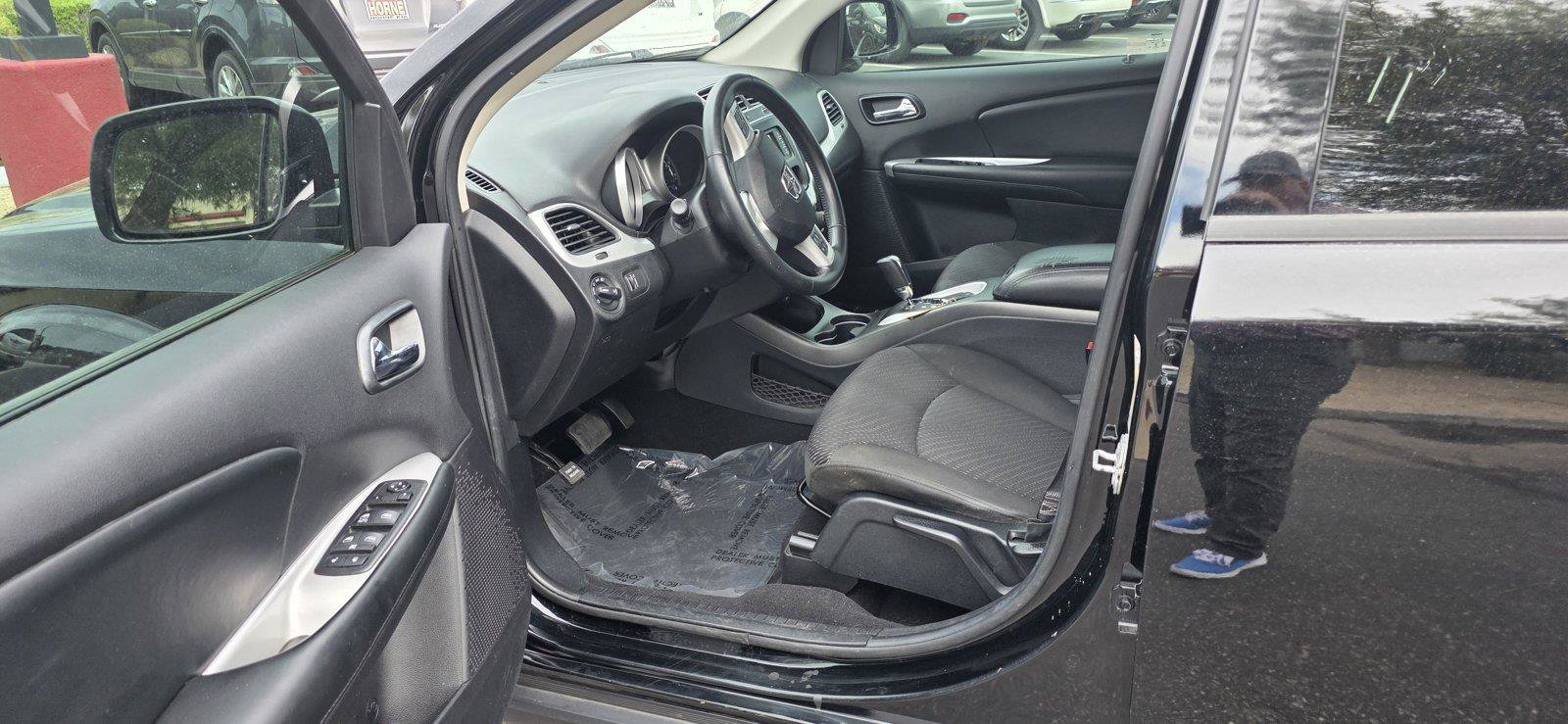 Used 2018 Dodge Journey SXT w/ Connectivity Group FWD image 13