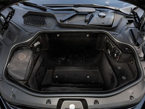Used 2024 Lamborghini Revuelto AWD/4WD image 46
