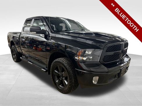 Used 2019 RAM 1500 Classic SLT w/ Black Appearance Group image 10