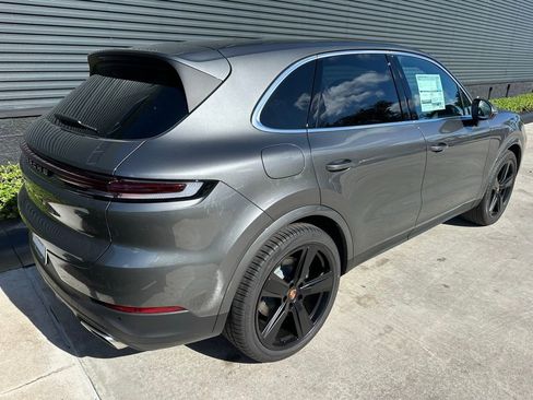 Used 2026 Porsche Cayenne AWD/4WD image 9