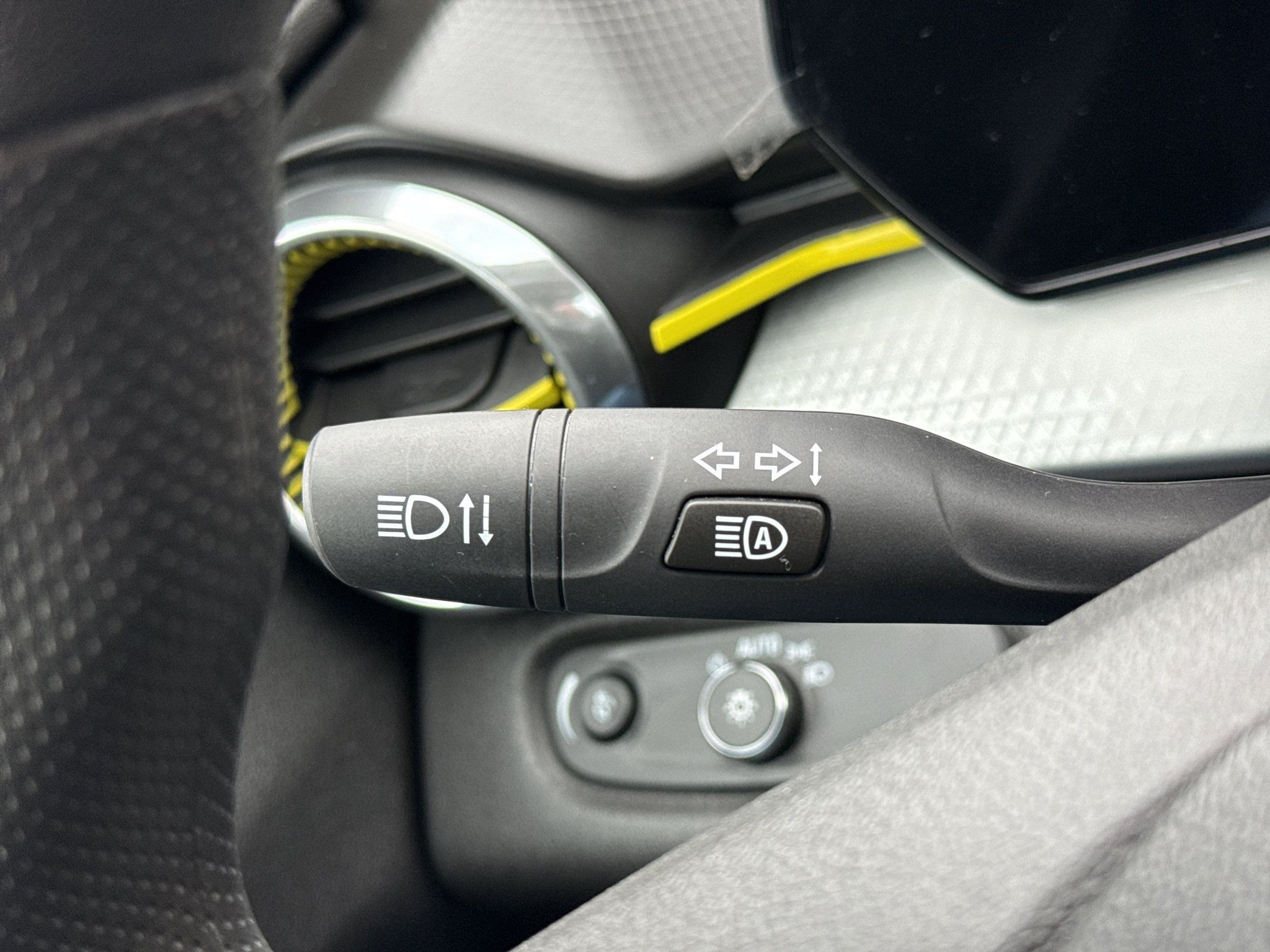 New 2026 Chevrolet Trax LT w/ LPO, Blackout Package FWD image 15