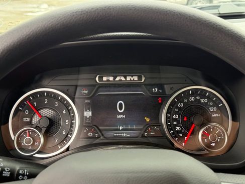 New 2026 RAM 1500 Express AWD/4WD image 18