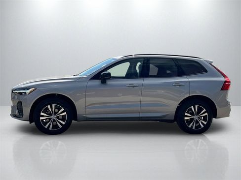 Used 2024 Volvo XC60 B5 Core image 8