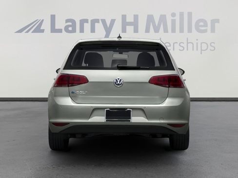 Used 2016 Volkswagen e-Golf SE image 5