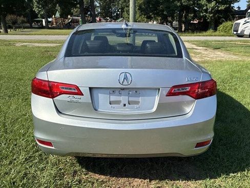 Used 2014 Acura ILX w/ Technology Package FWD image 4