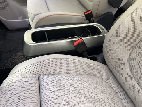 New 2025 Volkswagen ID. Buzz Pro S Plus image 29