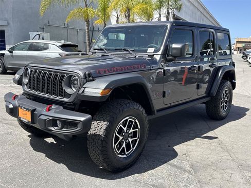 Used 2025 Jeep Wrangler Unlimited Rubicon AWD/4WD image 7