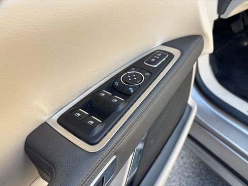 Used 2018 Lincoln Continental Reserve w/ Continental Climate Package image 13