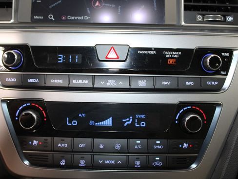 Used 2015 Hyundai Sonata Limited w/ Option Group 06 FWD image 40