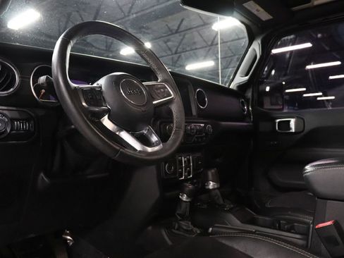 Used 2019 Jeep Wrangler Unlimited Sahara image 10