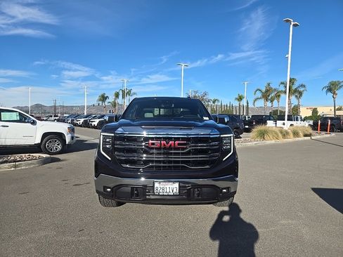 Used 2022 GMC Sierra 1500 SLT w/ SLT Convenience Package image 2