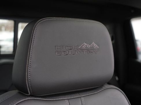 Used 2022 Chevrolet Silverado 1500 High Country image 38