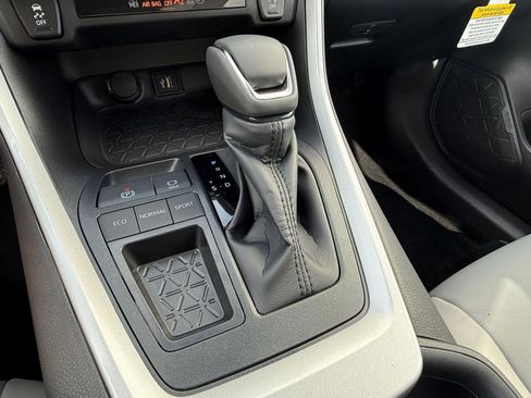 Used 2025 Toyota RAV4 XLE Premium image 18