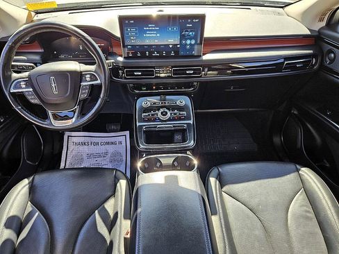 Used 2022 Lincoln Nautilus Reserve w/ Luxury Package image 10