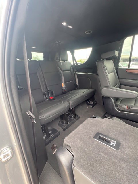 Used 2025 GMC Yukon XL Denali AWD/4WD image 33