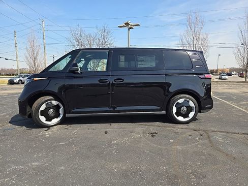 New 2025 Volkswagen ID. Buzz Pro S image 9