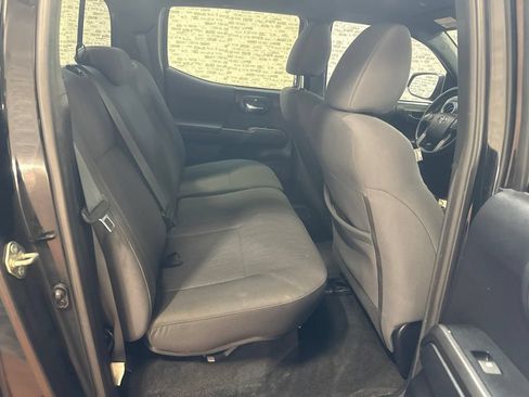 Used 2019 Toyota Tacoma TRD Sport RWD image 12