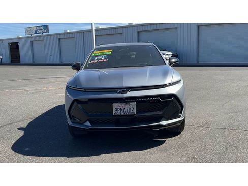 Certified 2024 Chevrolet Equinox EV RS FWD image 4
