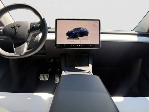 Used 2023 Tesla Model Y Performance AWD/4WD image 3