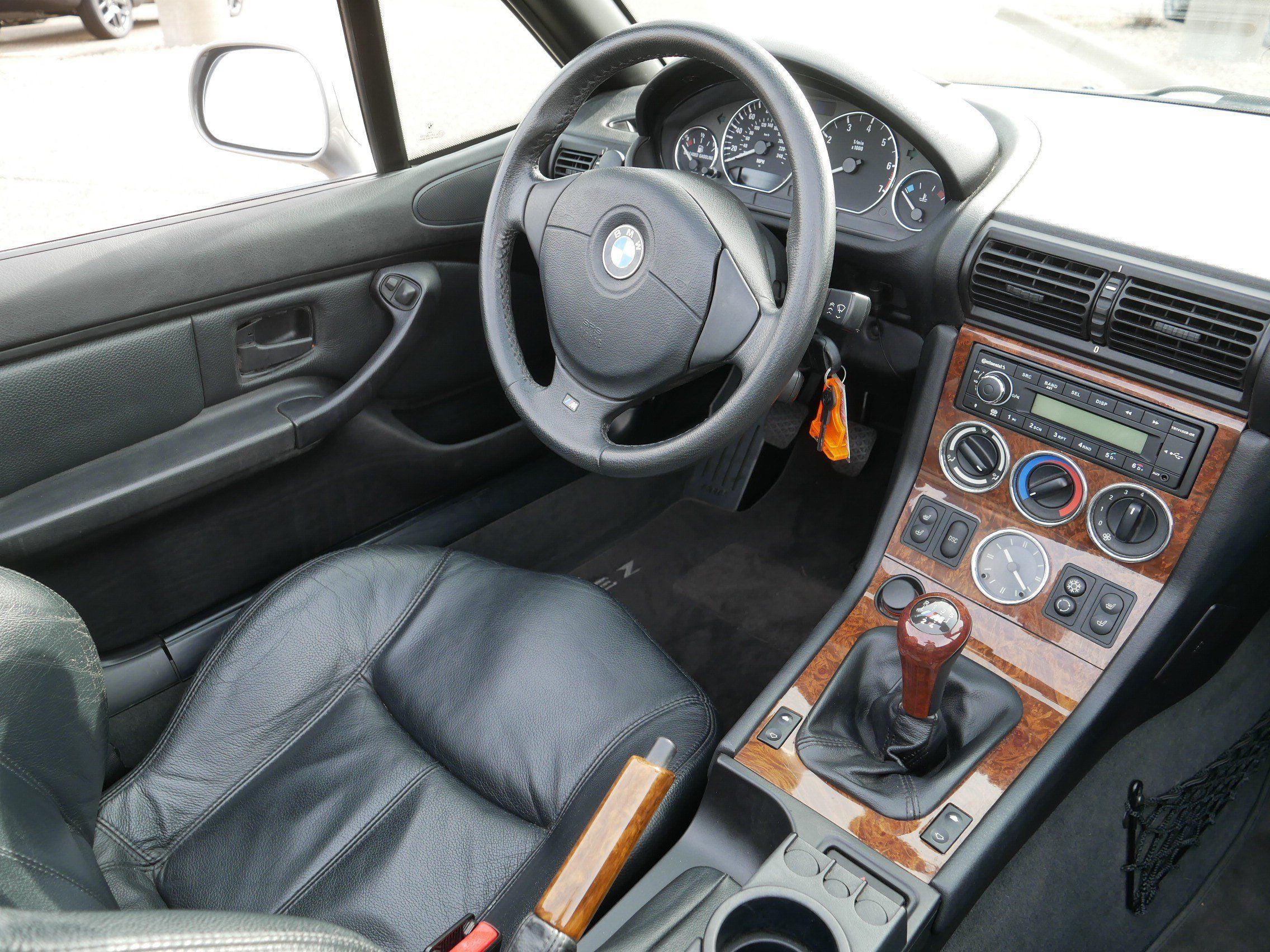 Used 2002 BMW Z3 2.5i RWD image 9