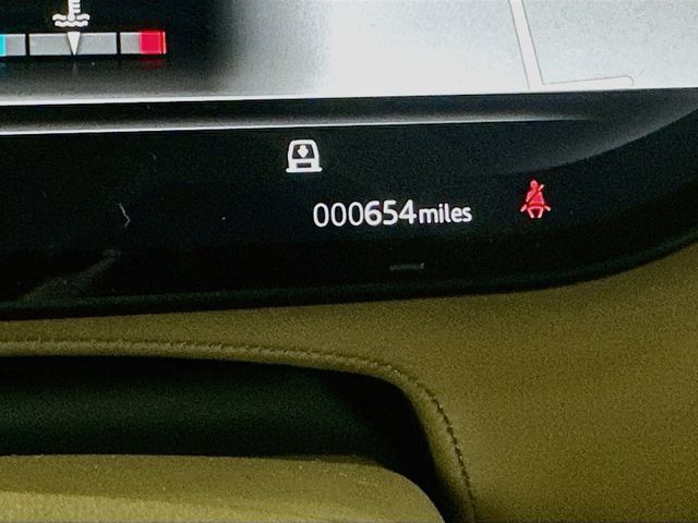 Used 2026 Land Rover Range Rover SV AWD/4WD image 12