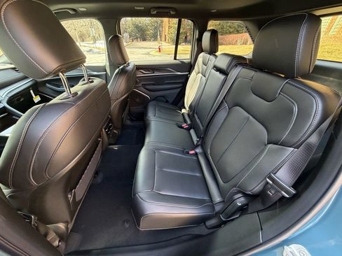 New 2026 Jeep Grand Cherokee Limited w/ Limited Altitude Package AWD/4WD image 11