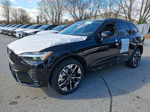 New 2026 Volvo XC60 B5 Plus w/ Climate Package image 2