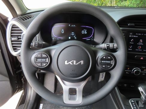 New 2025 Kia Soul LX image 4