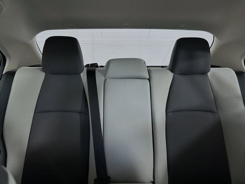 Used 2025 Toyota Corolla LE image 29