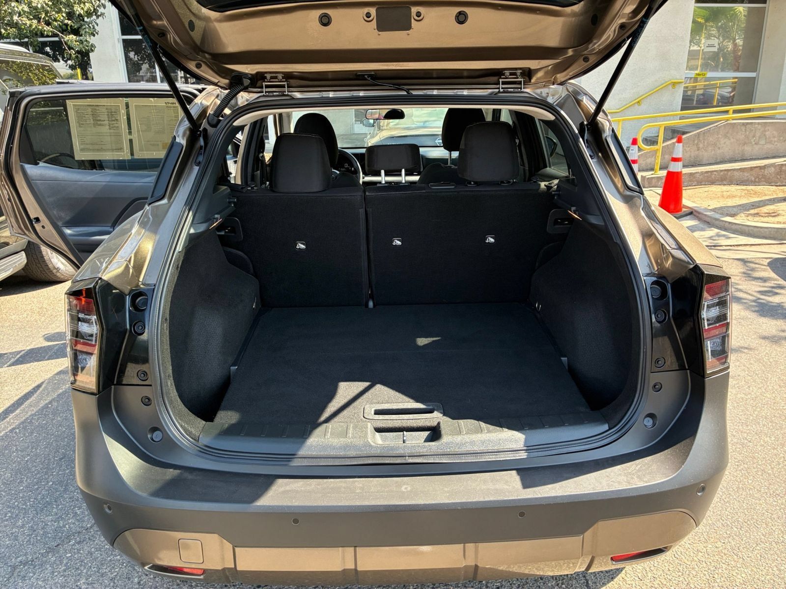 Used 2026 Nissan Kicks SV FWD image 29
