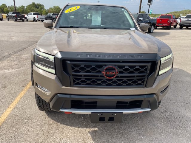 Used 2024 Nissan Frontier PRO-4X w/ Technology Package AWD/4WD image 9