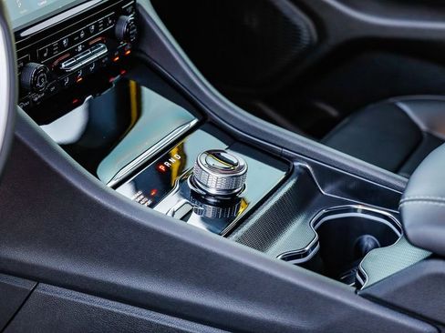 Used 2025 Jeep Grand Cherokee Limited w/ Luxury Tech Group II image 23