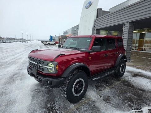 New 2025 Ford Bronco Badlands w/ Sasquatch Package AWD/4WD image 2