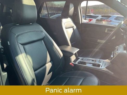 Certified 2022 Ford Explorer XLT w/ Equipment Group 202A image 23