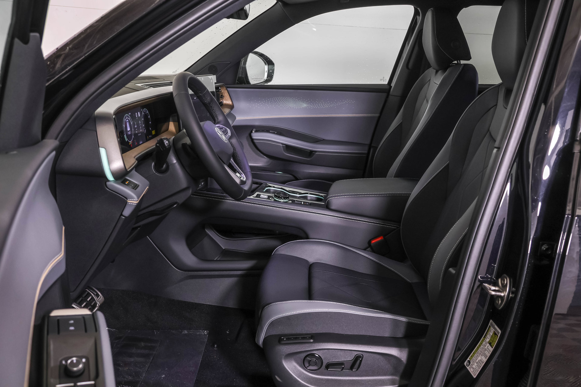 New 2027 Volkswagen Atlas SEL R-Line AWD/4WD image 5
