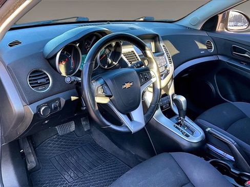 Used 2014 Chevrolet Cruze LT image 16