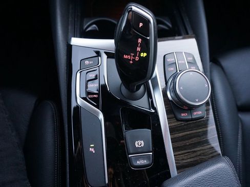 Used 2018 BMW 530i image 10