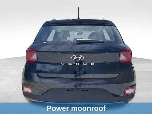 Used 2025 Hyundai Venue SEL image 6