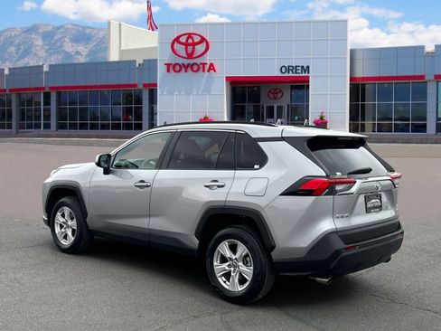 Used 2020 Toyota RAV4 XLE image 4