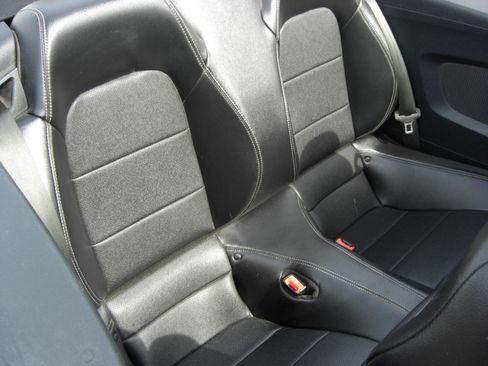 Used 2020 Ford Mustang Premium image 19